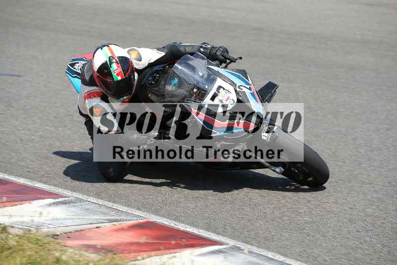 /Archiv-2023/28 05.06.2023 Moto Club Anneau du Rhin/rouge-expert/2